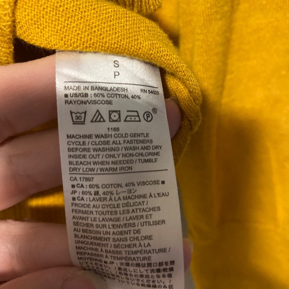 Very cute Banana Republic cardigan mustard size S - Picture 4 of 4